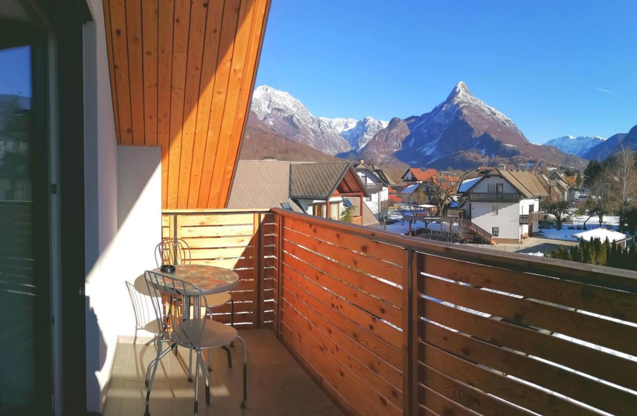 Hostel Soca Rocks Bovec Eksteriør billede