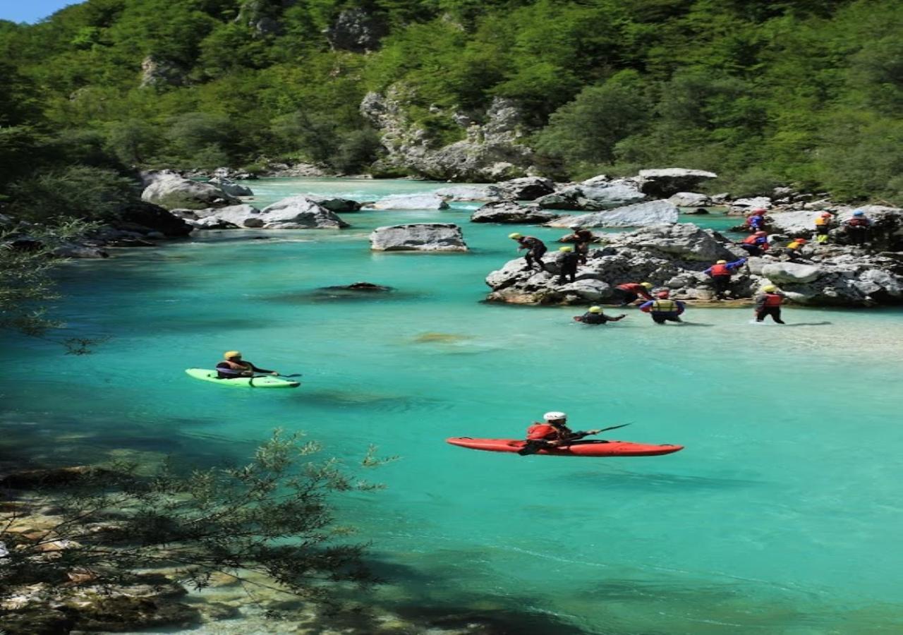 Hostel Soca Rocks Bovec Eksteriør billede